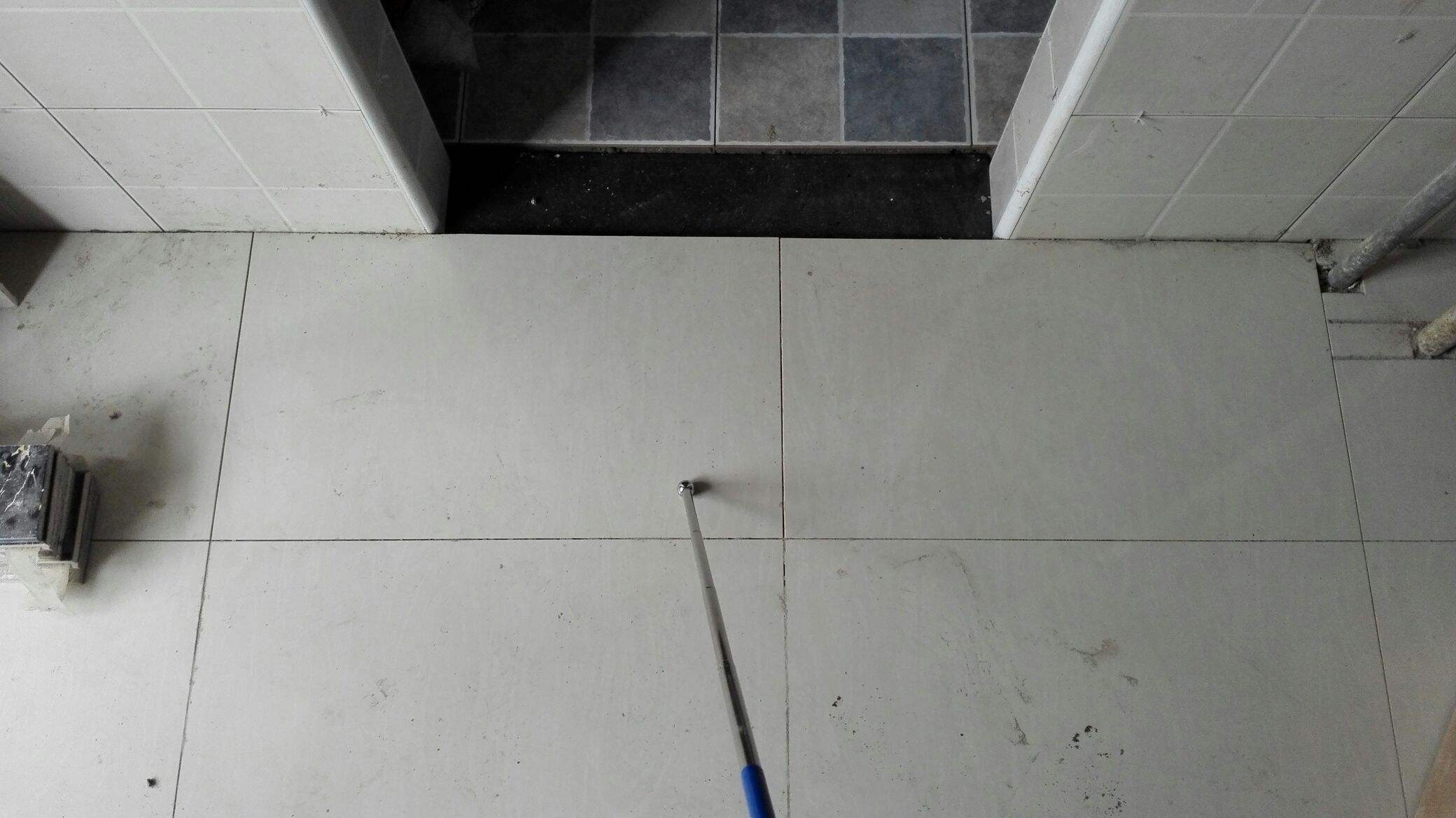 地面瓷砖空鼓了怎么办修复(地面瓷砖空鼓补救方法怎样取下瓷砖) 地面瓷砖空鼓了怎么办修复(地面瓷砖空鼓补救方法怎样取下瓷砖)